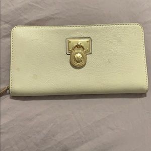 Coach GUC Cream / off white soft leather gold lock wallet.